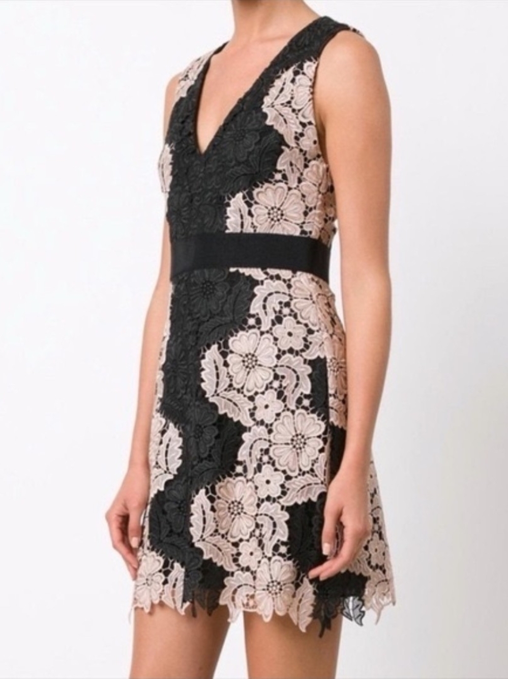 Alice + Olivia Black and White Floral Lace V-Neck Mini Dress Womens Size 6.